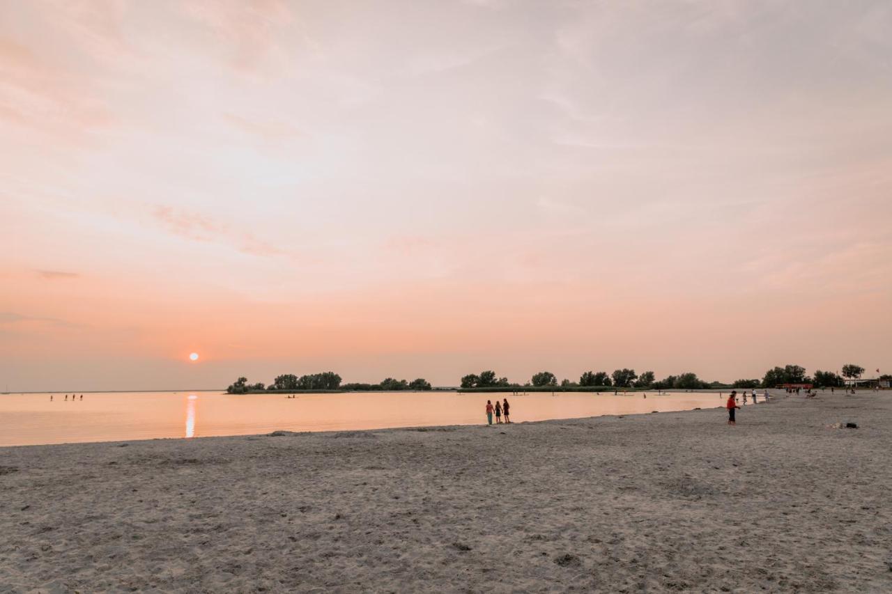 Stijlvol Appartement Op Strand Маккум Екстер'єр фото
